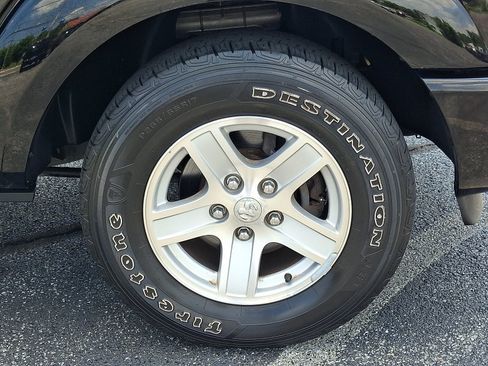 Used 2005 Dodge Durango SLT w/ Trailer Tow Group AWD/4WD image 8