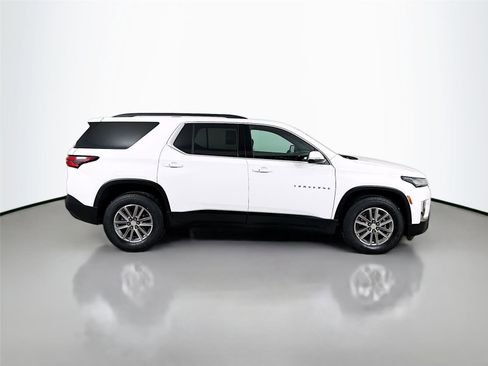 Used 2023 Chevrolet Traverse LT image 9