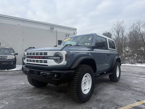 Used 2024 Ford Bronco Heritage Edition image 3