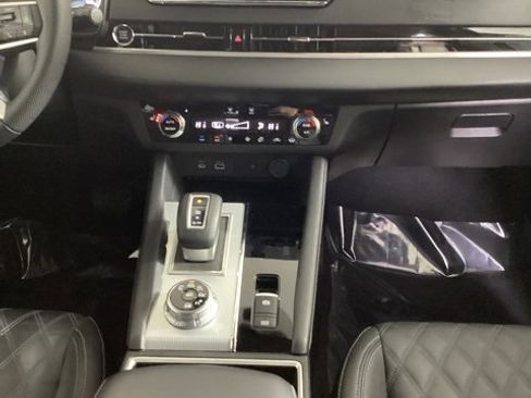 Used 2023 Mitsubishi Outlander SEL image 21
