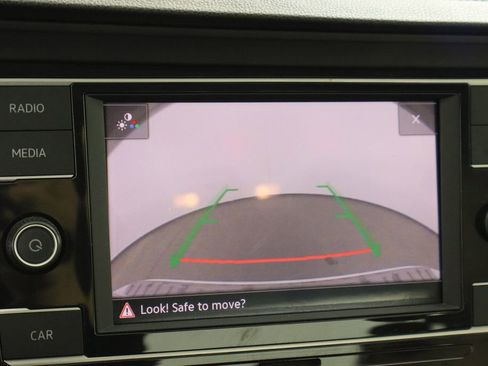 Used 2019 Volkswagen Jetta SE w/ Cold Weather Package image 34