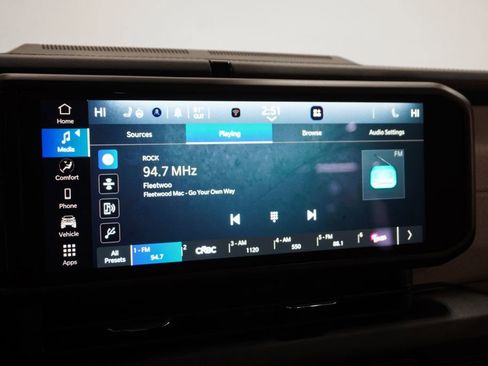 Used 2025 Jeep Wrangler Unlimited Sahara image 25