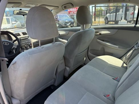 Used 2011 Toyota Corolla LE FWD image 14