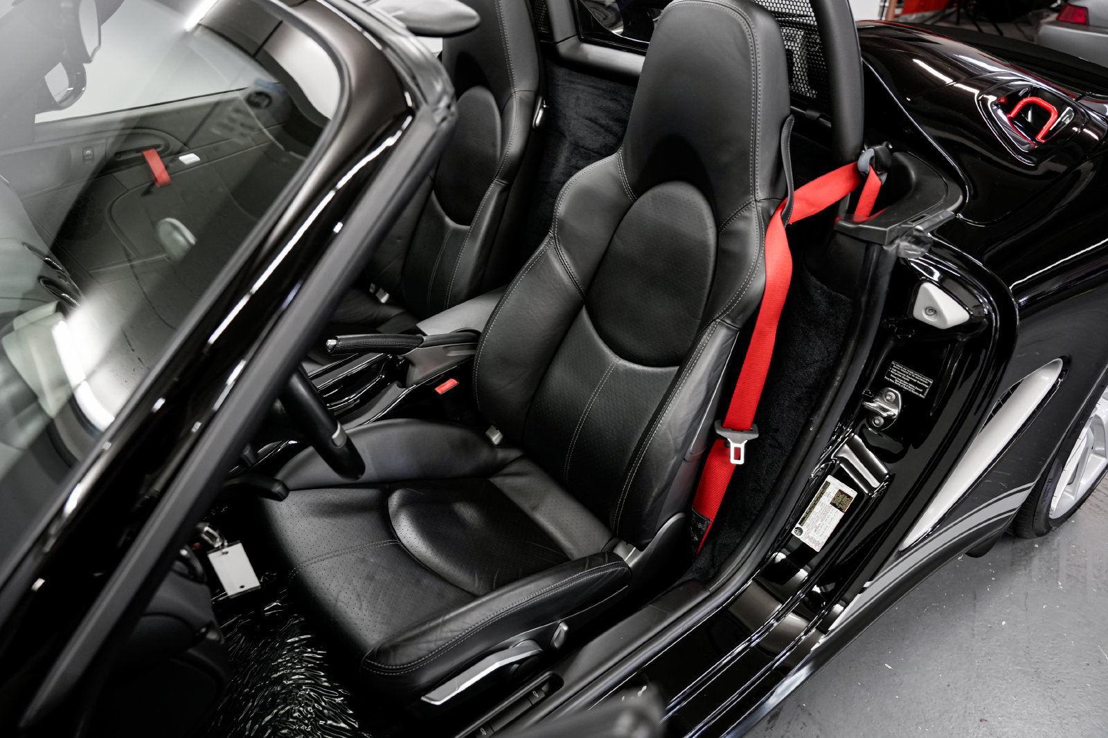 Used 2011 Porsche Boxster Spyder RWD image 18