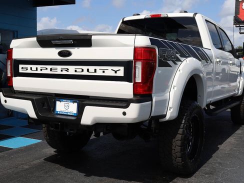 Used 2022 Ford F250 Lariat w/ Black Appearance Package AWD/4WD image 4