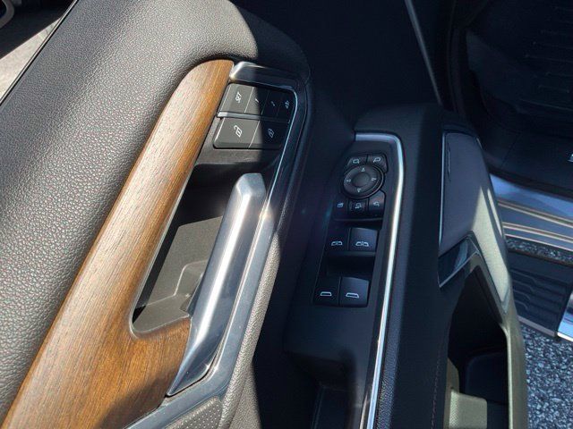 Used 2024 Chevrolet Silverado 3500 High Country w/ High Country Premium Package AWD/4WD image 8