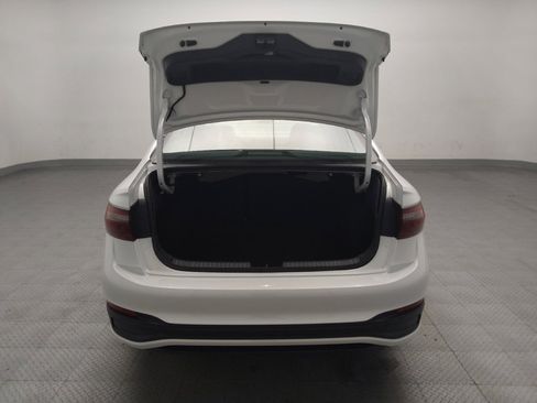 Used 2025 Volkswagen Jetta SE image 29