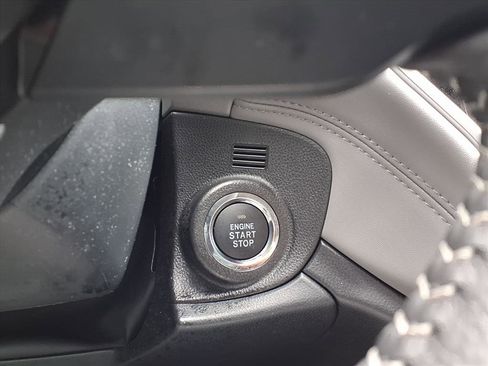 Used 2025 Subaru Outback Premium image 9