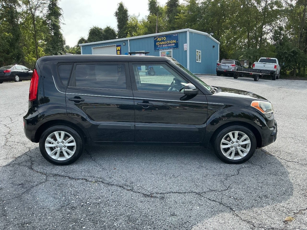Used 2012 Kia Soul + w/ Audio Pkg FWD image 5