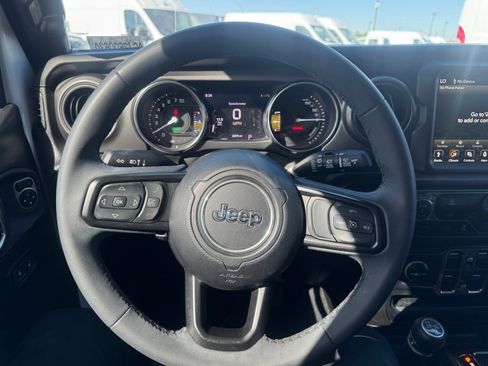 Used 2023 Jeep Wrangler Unlimited w/ 8.4" Radio Group AWD/4WD image 17