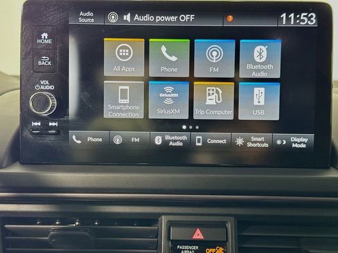 Used 2023 Honda Pilot TrailSport image 16