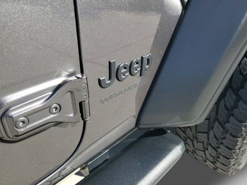 Used 2022 Jeep Wrangler Sport S image 32