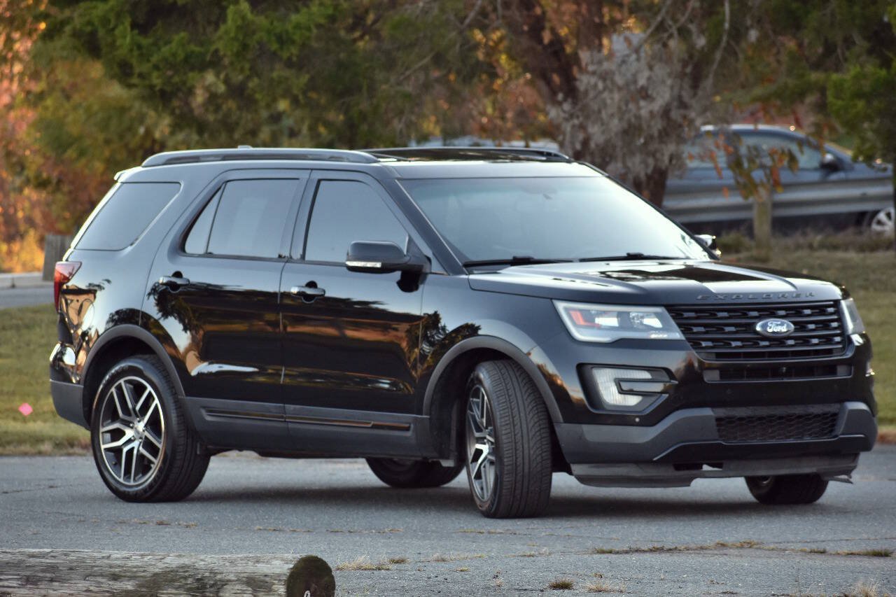 Used 2016 Ford Explorer Sport w/ Equipment Group 401A AWD/4WD image 4