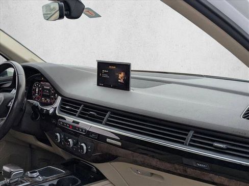 Used 2017 Audi Q7 3.0T Premium Plus image 21