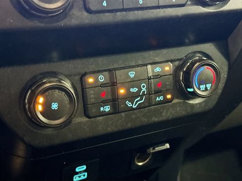 Used 2020 Ford F350 XLT w/ XLT Premium Package AWD/4WD image 17