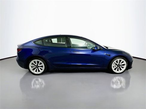 Used 2022 Tesla Model 3 image 8