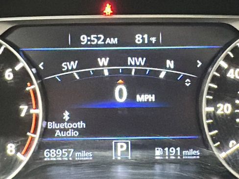 Used 2023 Nissan Altima 2.5 SR w/ SR Premium Package FWD image 12