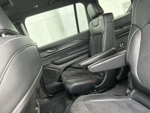 Certified 2023 Jeep Grand Cherokee L Altitude image 9