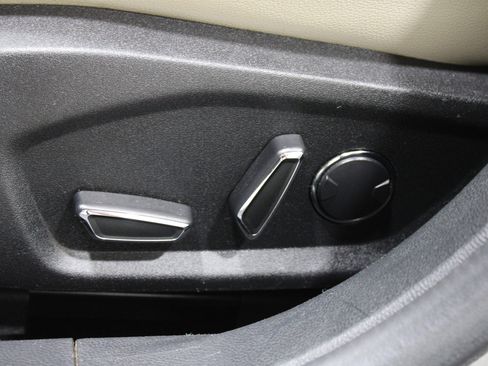 Used 2018 Ford Fusion Titanium image 4