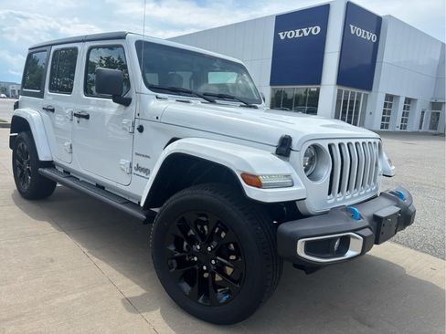 Used 2023 Jeep Wrangler Unlimited Sahara w/ Cold Weather Group AWD/4WD image 3