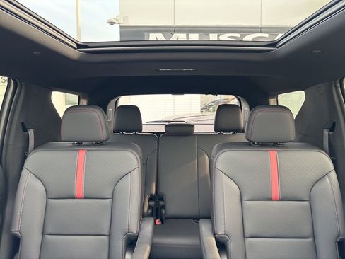 Used 2024 Chevrolet Traverse RS w/ LPO, Floor Liner Package image 22