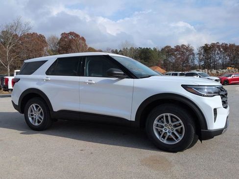 New 2026 Ford Explorer Active image 2