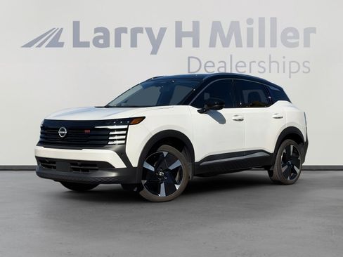 Used 2025 Nissan Kicks SR image 1