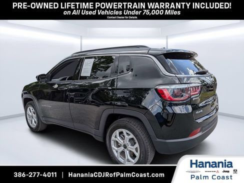 Used 2025 Jeep Compass Latitude AWD/4WD image 5