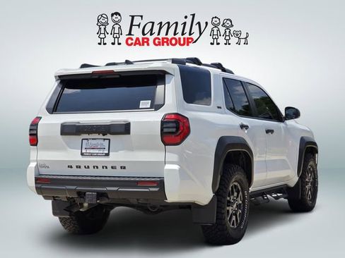 Used 2025 Toyota 4Runner SR5 AWD/4WD image 4