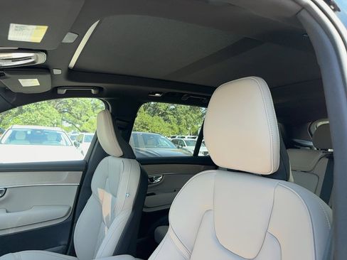 New 2026 Volvo XC90 B5 Core image 13