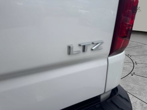 Used 2020 Chevrolet Silverado 1500 LTZ w/ LTZ Premium Package AWD/4WD image 21