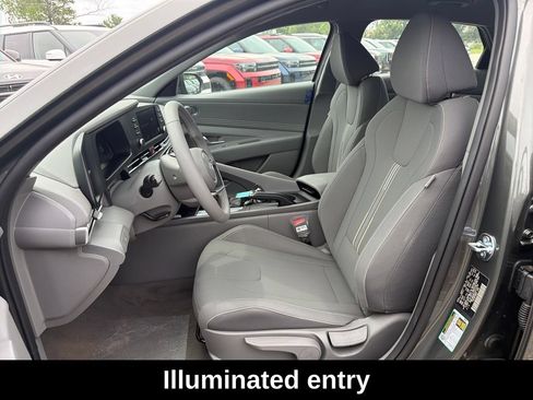 Used 2026 Hyundai Elantra Sport FWD image 11