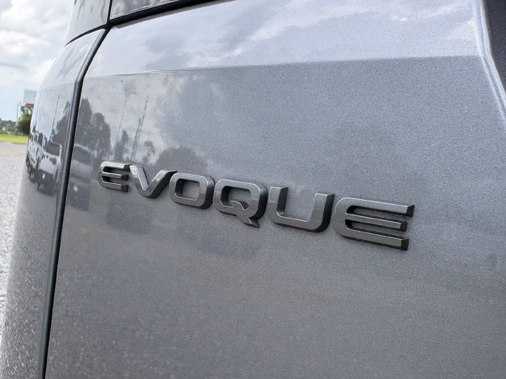 Used 2023 Land Rover Range Rover Evoque R-Dynamic SE AWD/4WD image 16