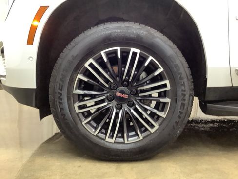 Used 2025 GMC Yukon Elevation image 31
