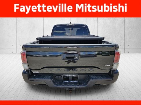 Used 2021 Toyota Tacoma TRD Sport w/ TRD Premium Sport Package AWD/4WD image 6