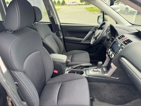 Used 2018 Subaru Forester 2.5i Premium w/ Protection Package #1 AWD/4WD image 12