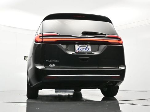 Certified 2023 Chrysler Pacifica Touring-L image 44