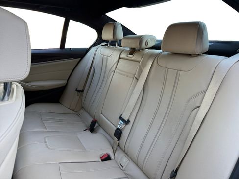 Used 2019 BMW 530i w/ Convenience Package image 13