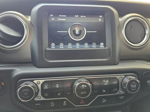 Used 2019 Jeep Wrangler Unlimited Rubicon w/ Cold Weather Group AWD/4WD image 71