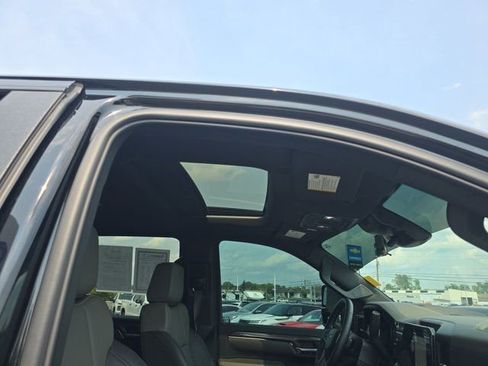 Used 2024 Chevrolet Silverado 2500 ZR2 w/ Technology Package image 25