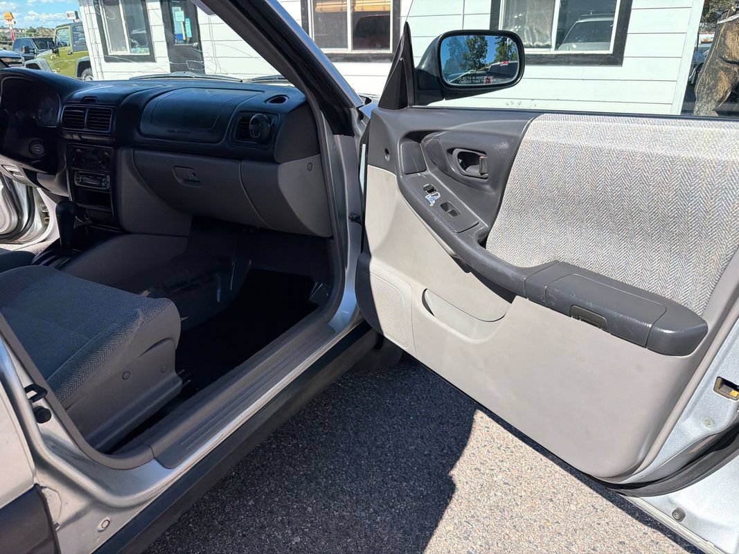 Used 2002 Subaru Forester L AWD/4WD image 16