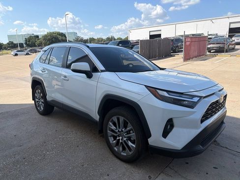Used 2024 Toyota RAV4 XLE Premium FWD image 3
