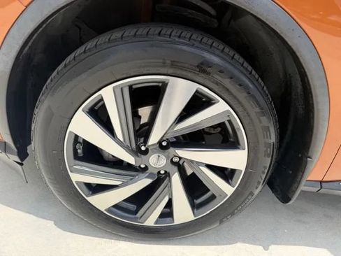 Used 2015 Nissan Murano Platinum w/ Platinum Technology Package FWD image 9