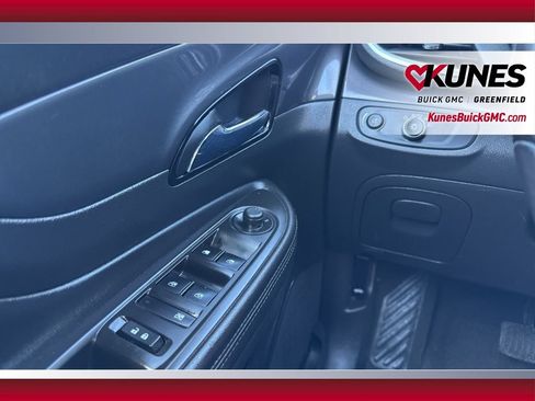 Used 2020 Buick Encore Preferred FWD image 32