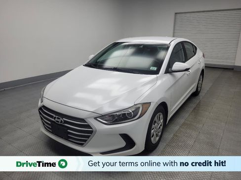 Used 2017 Hyundai Elantra SE image 1