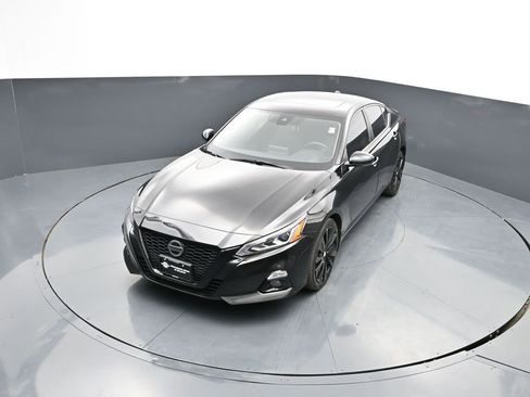 Used 2022 Nissan Altima 2.5 SR w/ Midnight Edition Package AWD/4WD image 29