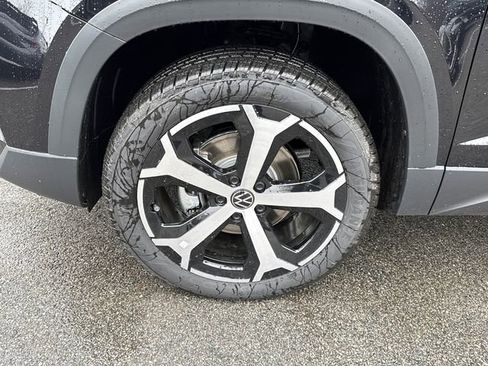 New 2026 Volkswagen Taos SEL image 8
