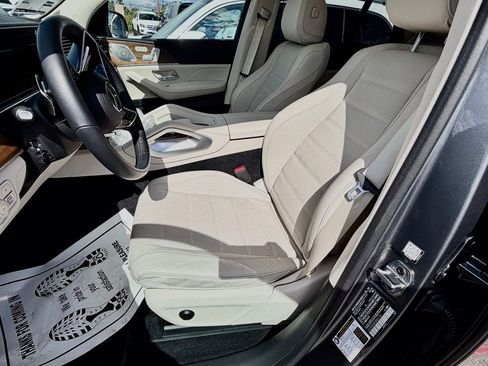 Used 2025 Mercedes-Benz GLE 350 4MATIC image 3