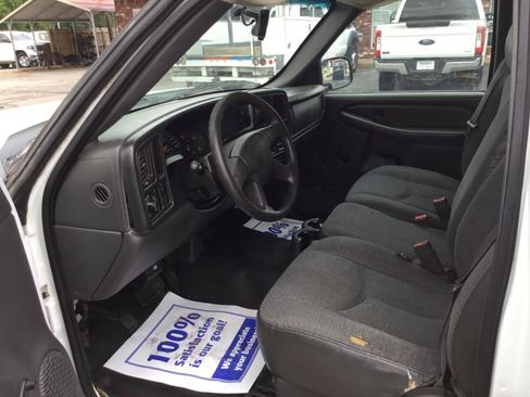 Used 2006 Chevrolet Silverado 1500 W/T RWD image 17