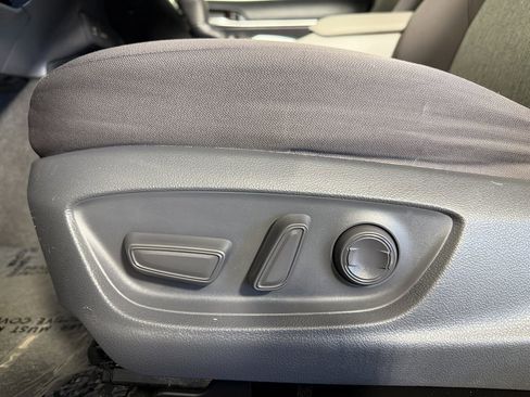 Used 2019 Toyota Camry LE FWD image 30